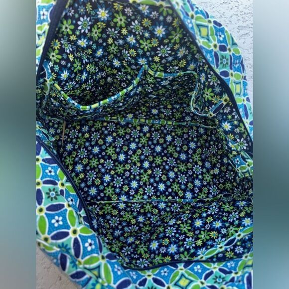 Vera Bradley Weekender Bag Floral Patterned Blue & Green with adjustable… - Picture 8 of 12
